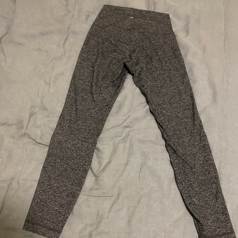 Lulu Wunder Under High Rise 7/8 Tight 25" (size 6) - Picture 3 of 9